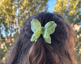 Green Marbled Butterfly Hair Claw Clip: Acrylic Y2K Style