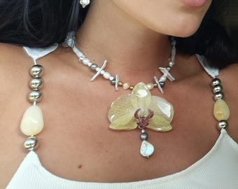 Collar de orquídea natural