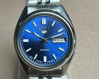 Orologio da uomo vintage Seiko 5 automatico blu 7009 con giorno/data