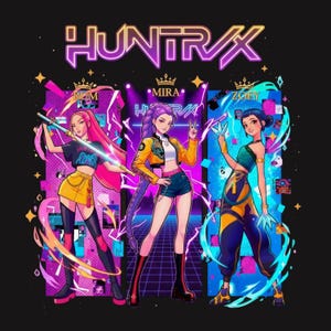 Puede incluir: Ilustración digital con tres figuras estilo anime, cada una con peinados y atuendos únicos. La imagen tiene una estética retro-futurista, con colores vibrantes y acentos de neón. El texto "HUNTRAX" está en la parte superior, con los nombres "RUM", "MIRA" y "ZOEY" debajo.
