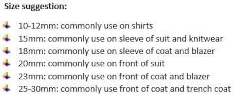 Puede incluir: Texto sobre fondo blanco que ofrece sugerencias de tallas para ropa. Las medidas se dan en mil&iacute;metros (mm), con orientaci&oacute;n sobre su uso, como para camisas, mangas de trajes y delanteros de abrigos.