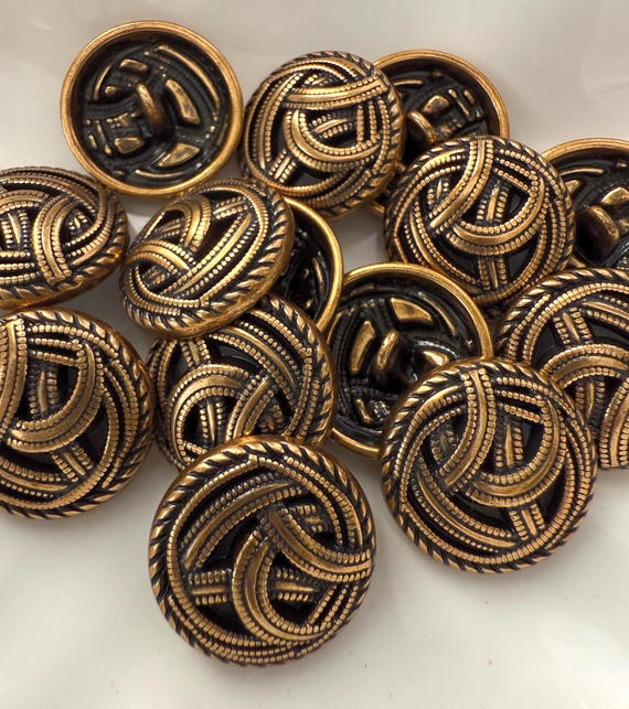 Set of 6 Celtic Knot Antiqued Gold Shank Buttons — Metal Sewing Buttons for Coats, Cardigans, Kilts, Blazers & Crafts 18mm - 25mm