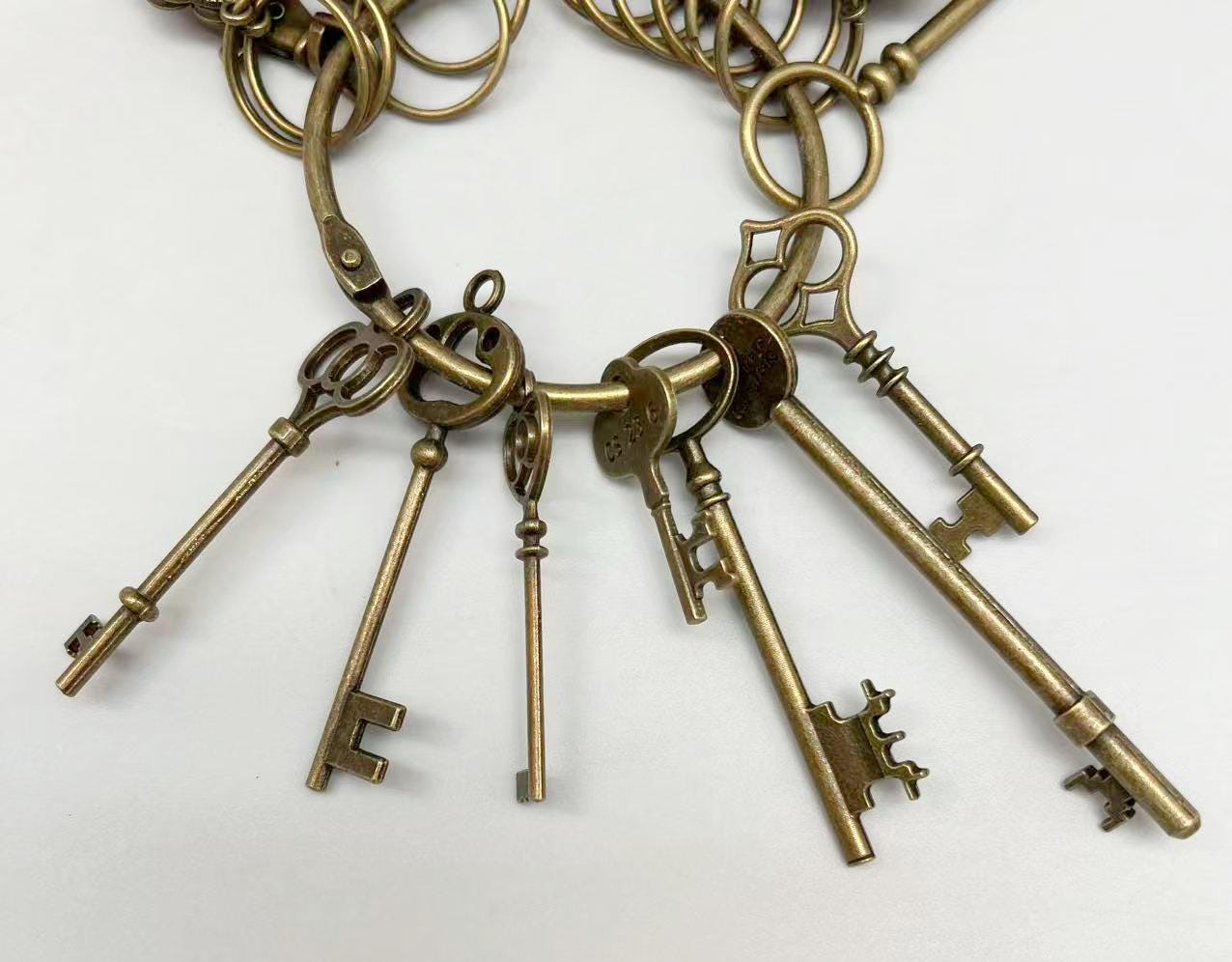 Set of 18 Large Skeleton Keys on A Big Ring Antique Brass Tone ...