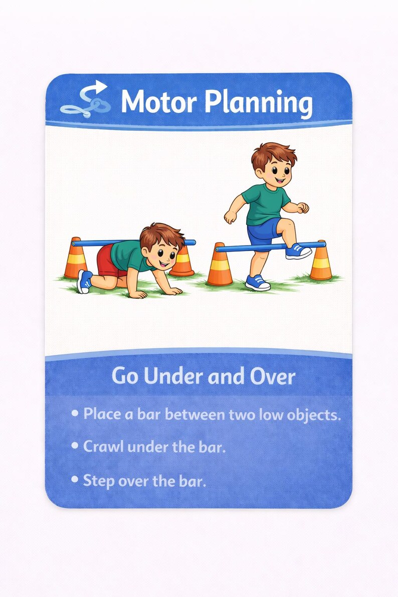 Pu&ograve; includere: Una carta con il testo "Motor Planning" in alto. La carta mostra illustrazioni di un bambino che striscia sotto e scavalca una barra. Il testo "Go Under and Over" &egrave; sotto, con istruzioni.