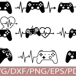 Puede incluir: Diseño gráfico en blanco y negro con múltiples mandos de videojuegos. Algunos mandos se combinan con una línea de latido cardíaco, y otros se muestran individualmente. La parte inferior de la imagen incluye el texto "SVG/DXF/PNG/EPS/PDF".