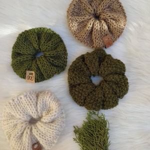 Knitted scrunchie, soft knit scrunchie, cute knit scrunchie, knitted elastic band, knitted hair band, knit hair elastic, knit hair accessory