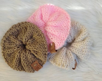 Knitted scrunchies, soft knit scrunchies, cute knit scrunchies, knitted elastic band, knitted hair band, knit hair elastic, hair accessory