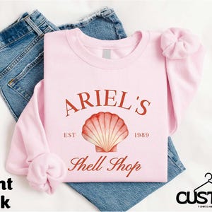Prinzessin Ariel Shirt, Ariel's Shell Shop T-Shirt, kleine Meerjungfrau Pullover, Comfort Colors Disney Girl Reise T-Shirt, Disney Geschenk für Freunde Bild 3
