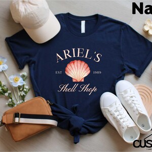Prinzessin Ariel Shirt, Ariel's Shell Shop T-Shirt, kleine Meerjungfrau Pullover, Comfort Colors Disney Girl Reise T-Shirt, Disney Geschenk für Freunde Bild 6