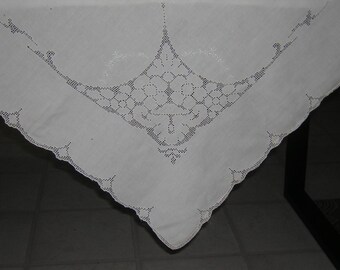 Ecru Madeira Richelieu Style Vintage Linen Tablecloth - Excellent condition -50" x 48"