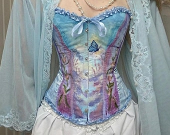 Haut corset papillon bleu peint à la main, bustier pastel jardin impressionniste, séjours lunatiques dans la forêt enchantée, esthétique Dollette romantique