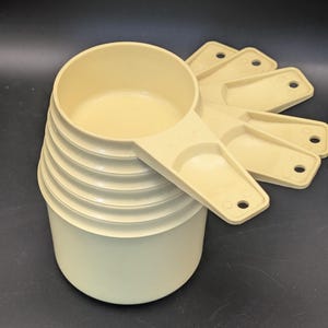 Vintage Tupperware 6 Measuring Cups Nesting Set, Canary Yellow