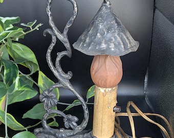 Lampada a candela vintage in ghisa con campana fumogena