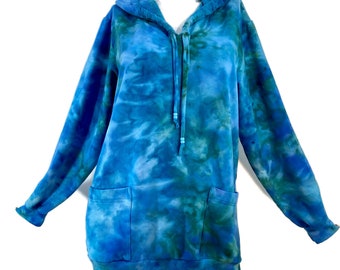 L blue & green ice dyed hoodie sweatshirt in stretch bamboo fleece.