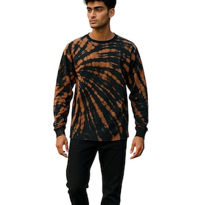 Reverse tie dye cotton unisex T-shirt.
