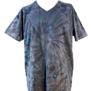 XL unisex black ice dye cotton V-neck T-shirt. image 3
