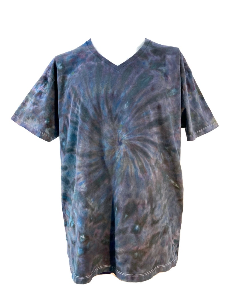 XL unisex black ice dye cotton V-neck T-shirt. image 3