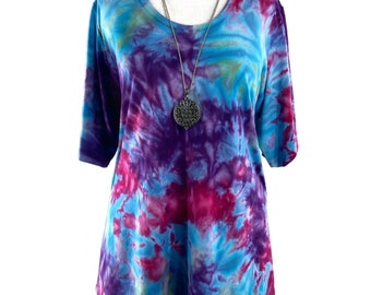 Plus size 2X tie dyed bamboo top with half sleeves.