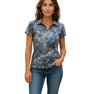 Women&#39;s L & XL ice dyed polo style golf tee.