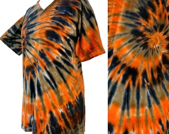 XL unisex tie dye cotton V-neck T-shirt.