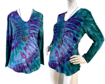 Ice tie dye bamboo top with long sleeves and V-neck in size S.