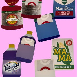 Peut inclure: Plusieurs découpes d'emballages de produits sur fond rose. Les découpes comprennent un pot avec l'étiquette "MamaRub", un sac de tortillas avec du texte, une bouteille avec du texte et une boîte de maïs avec du texte. Le texte comprend "Más cariño que nunca" et "Cariño instantáneo".