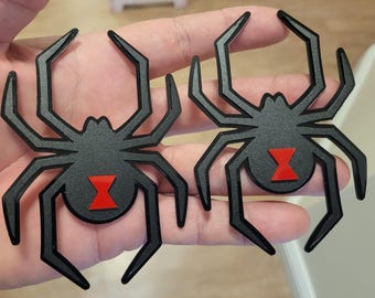 Zestaw 2 akrylowych emblematów 3D Truck Spider w kolorze czerwono-czarnym do SUV-ów