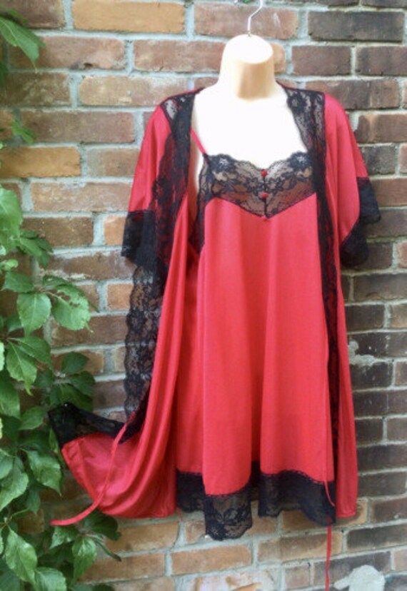 Vintage Nightgown and Robe nylon One Size 42" Red 