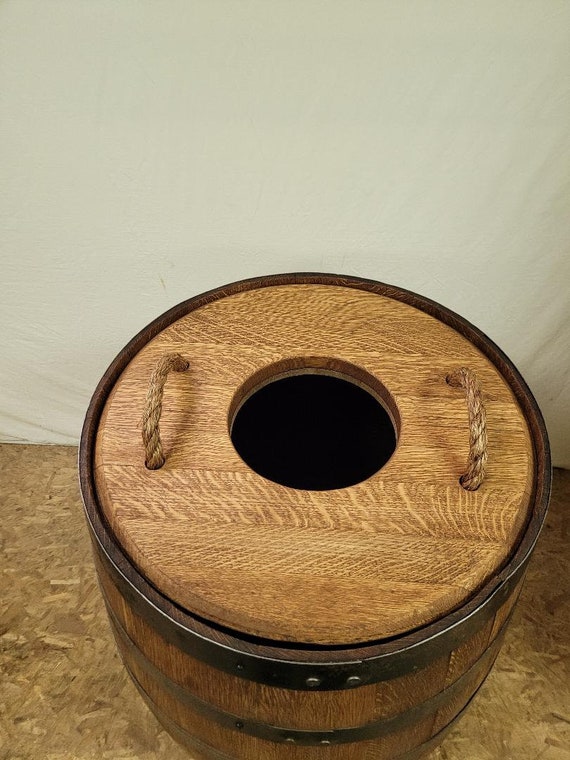 Whiskey Barrel Trash Can With Liner and Lid With Rope Handle – Aunt Molly's  Barrel Products