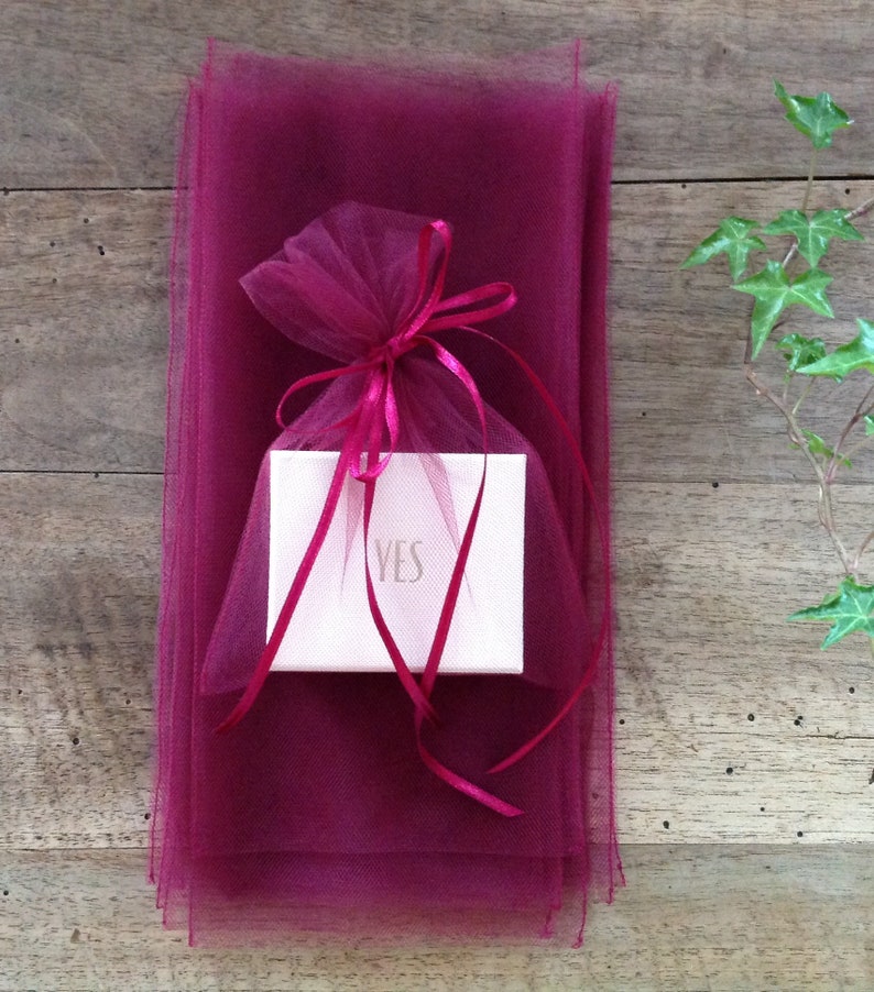 Set of 5 tulle bags with two satin ribbons