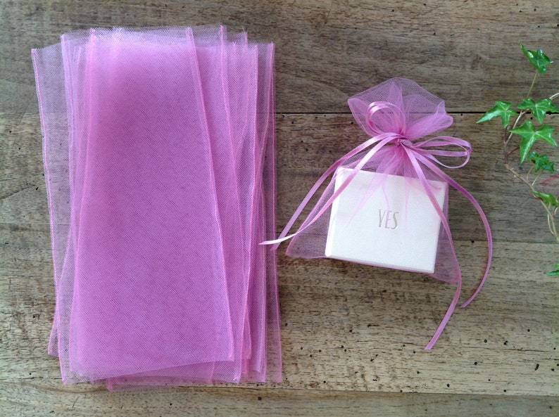 Set of 5 tulle bags with two satin ribbons