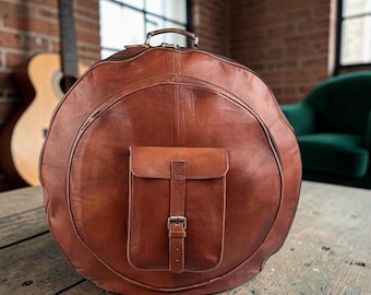 Custodia per batteria/strumenti a percussione in pelle marrone vintage, personalizzata e realizzata a mano.