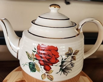 Vtg Sadler England Teapot Ribbed Floral Gold Gilt Victorian Grandmillennial Chic