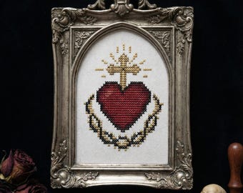 Patrón de punto de cruz del Sagrado Corazón Gótico • Reliquia Mística PDF • Decoración Espiritual de Dark Academia