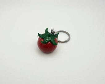 Llavero de tomate hecho a mano en arcilla polimérica – Mini amuleto de comida