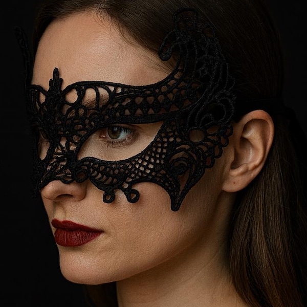Black Gothic Lace Masquerade Eye Mask for Women – Elegant Halloween Costume Mask for Cosplay, Masquerade Ball & Venetian Party