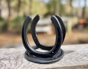Farmhouse Style Horseshoe Napkin Holder - Hand-Welded Rustic Table Decor, Western Country Kitchen Accessory