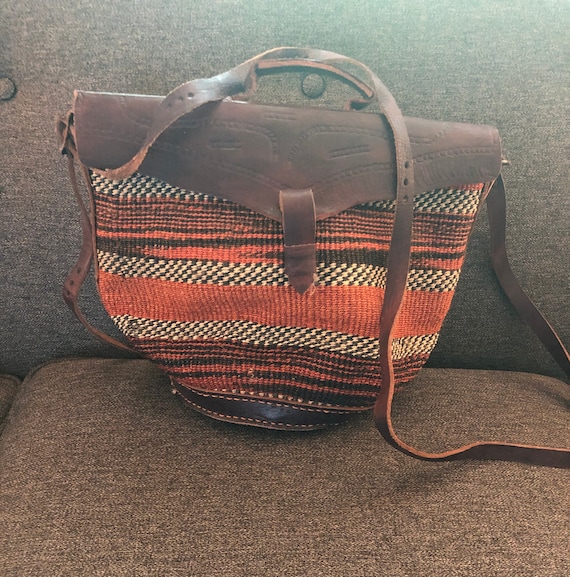 1970s striped sisal and leather shoulder bag
