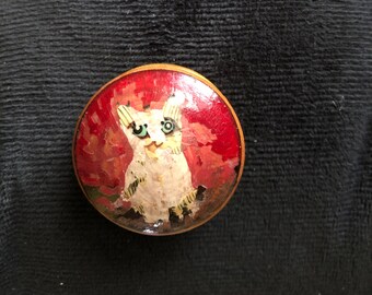 Tiny round box with painted kitten