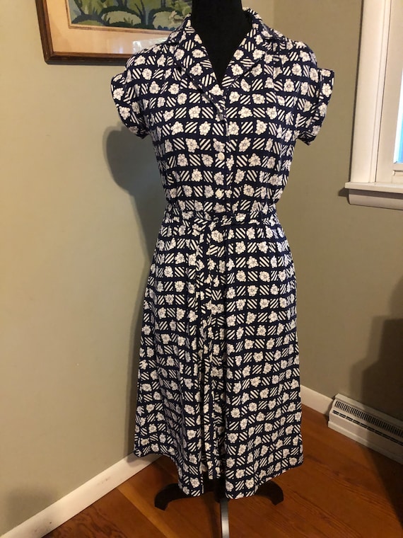 1970s navy blue and white floral print cotton dres