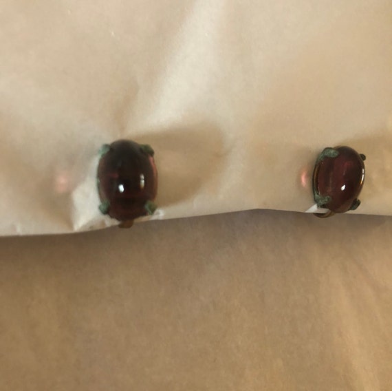1940s oval burgundy glass screw back earrings - image 3