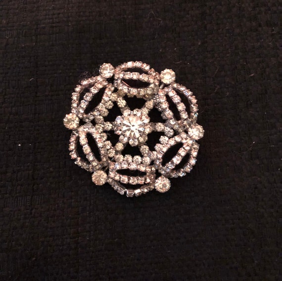 1950s large web rose rhinestone brooch - image 2