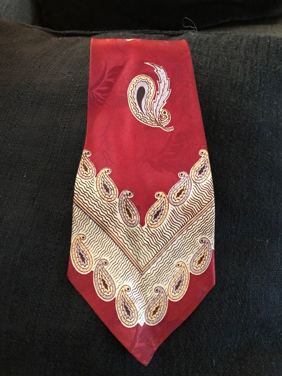 1940s dark red paisley silk necktie