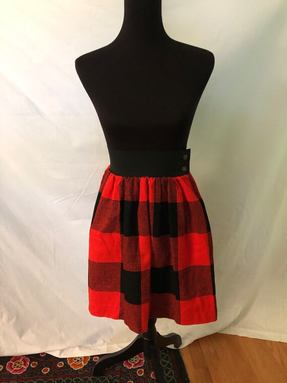 1980s red and black big check skirt