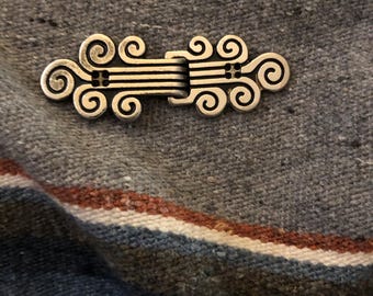 Norwegian zephyr design silver tone hook clasp