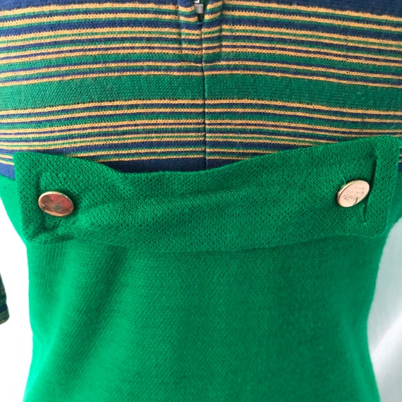 1960s Kelly green knit mini dress with stripe sle… - image 7