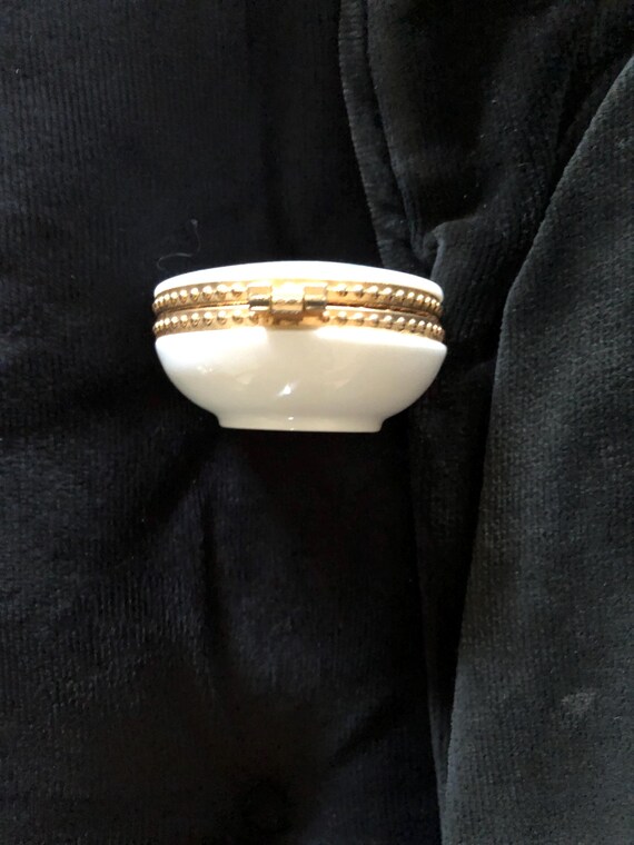 Sweet cherub pattern ceramic trinket box - image 3