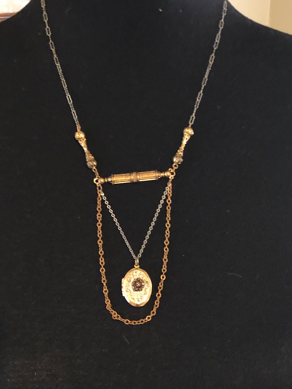 1910s rose locket with trapeze chain - image 1