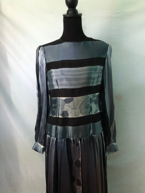 Luminous 1980s shades of grey dropped waist dress - image 2