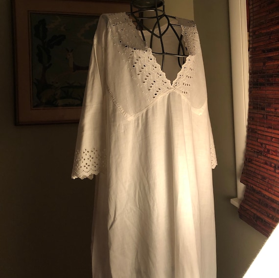 1910s white cotton Muslin night gown